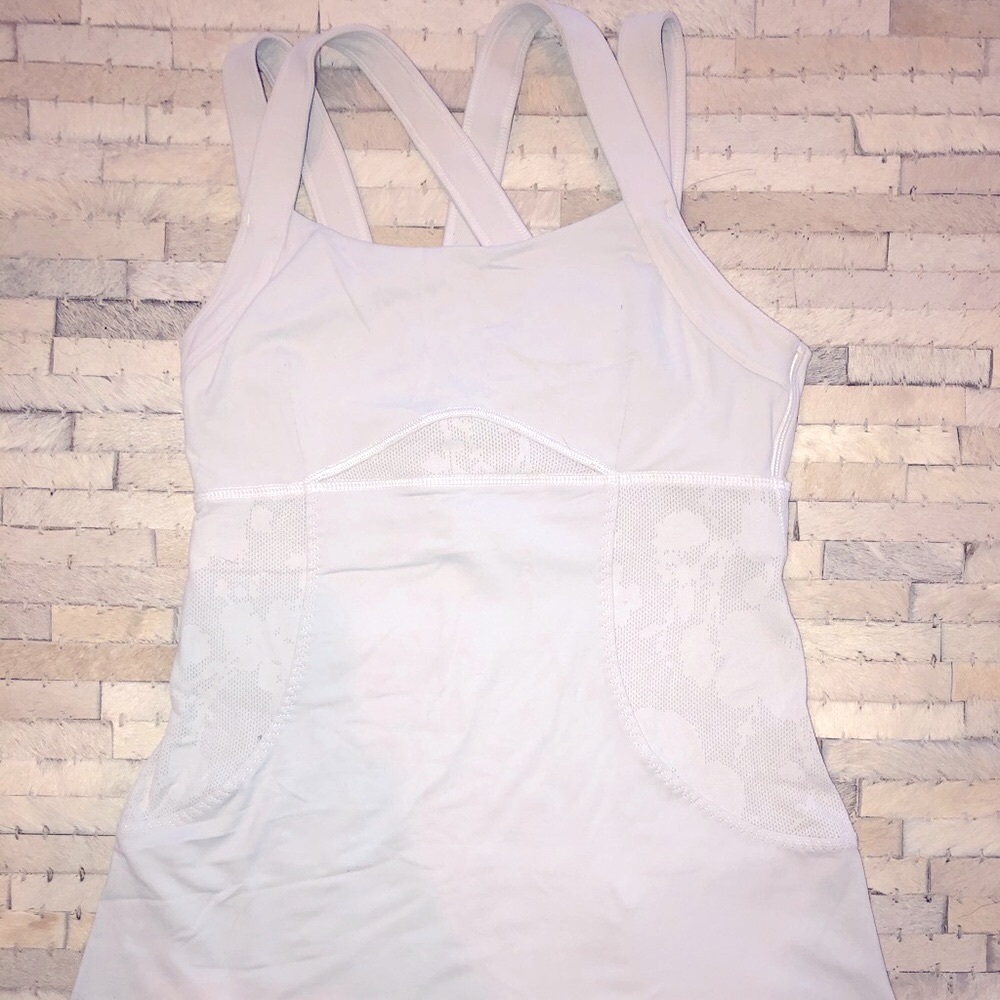 Lululemon tank top with built in bra - size 2